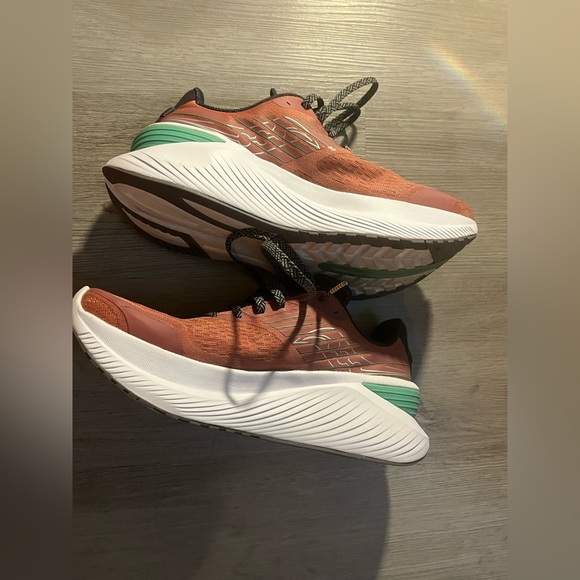 Saucony Endorphin Shift 3 - Picture 6 of 10